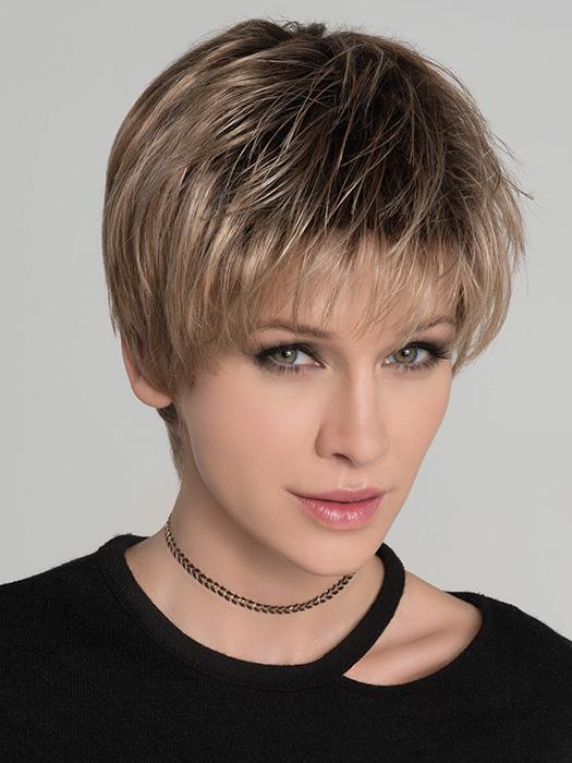 Stop Hi Tec | Short Synthetic Wig (Mono Crown)